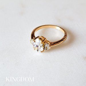 18K Gold Diamond Engagement Ring